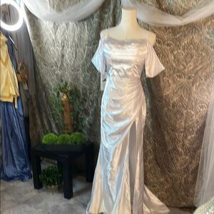 Elegant Off-Shoulder White Gown#FairCore #SoftGirl
